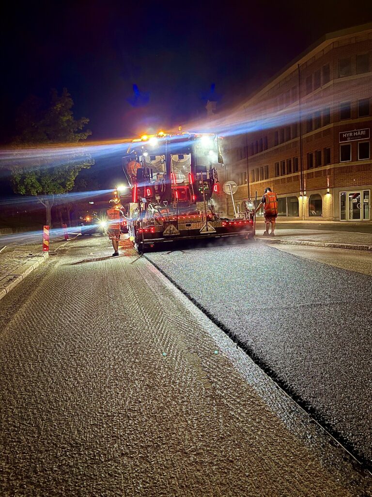 Vägbyggnad natt